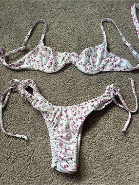 Somerfield Swim-- Floral Tie-Side Bikini Set Size Small